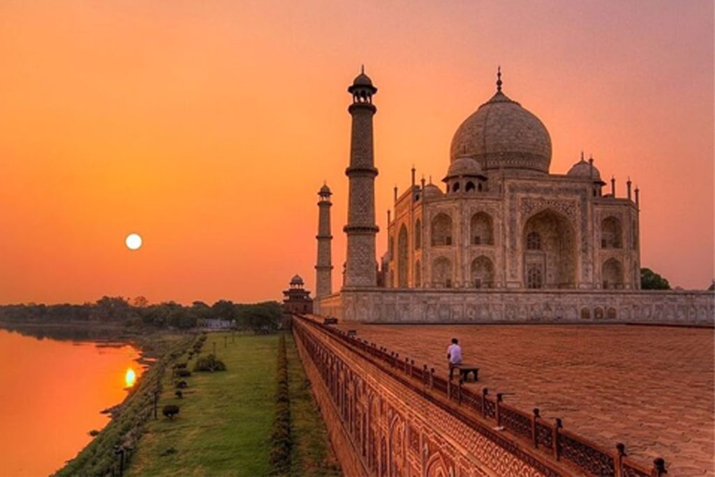 taj mahal sunrise tour Singh India Holiday